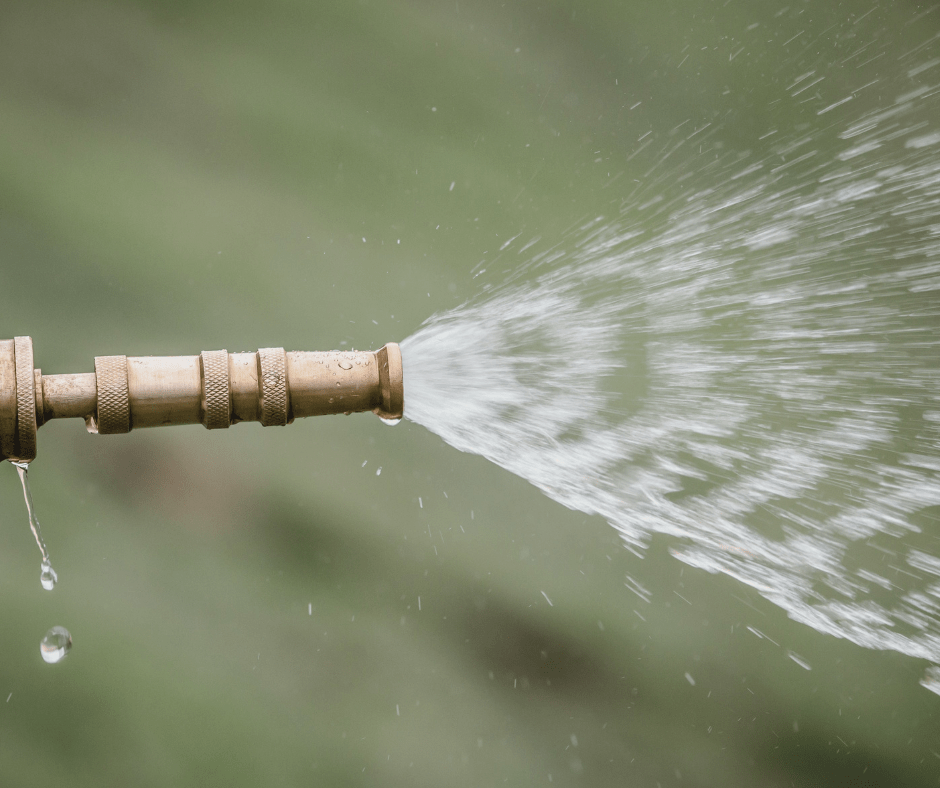 Nettoyer gouttieres au jet d eau