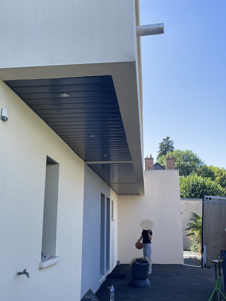 Sous Faces en Bleu Ardoise et spots